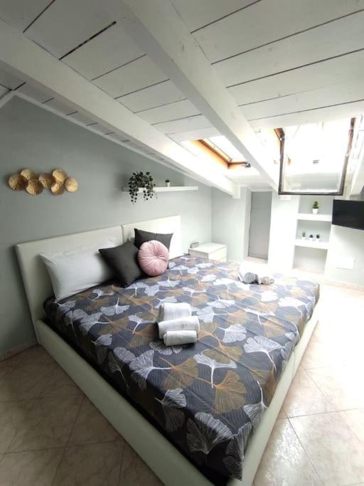 Free Parking Tiny House Wifi Netflix 15 Minuti Dal Duomo Lägenhet Milano Exteriör bild