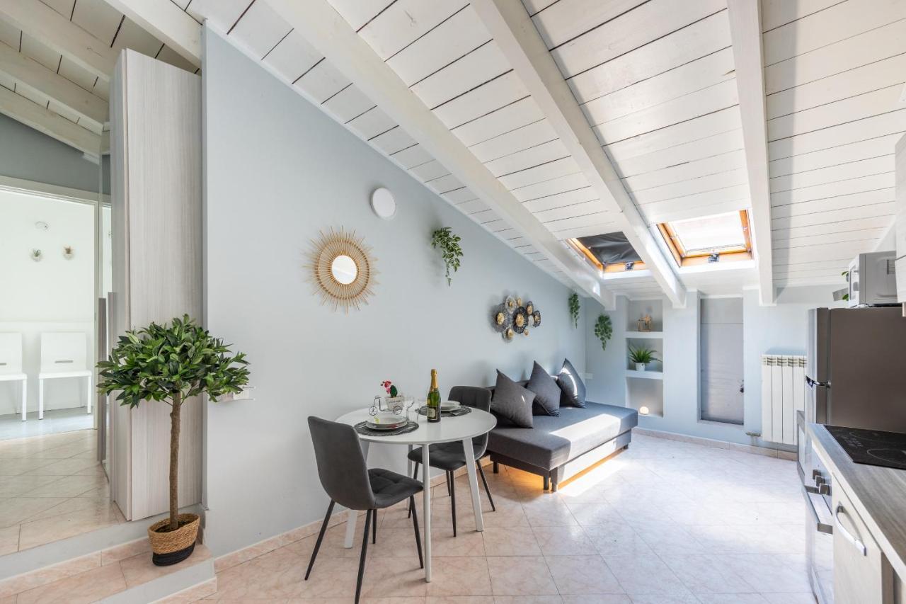 Free Parking Tiny House Wifi Netflix 15 Minuti Dal Duomo Lägenhet Milano Exteriör bild