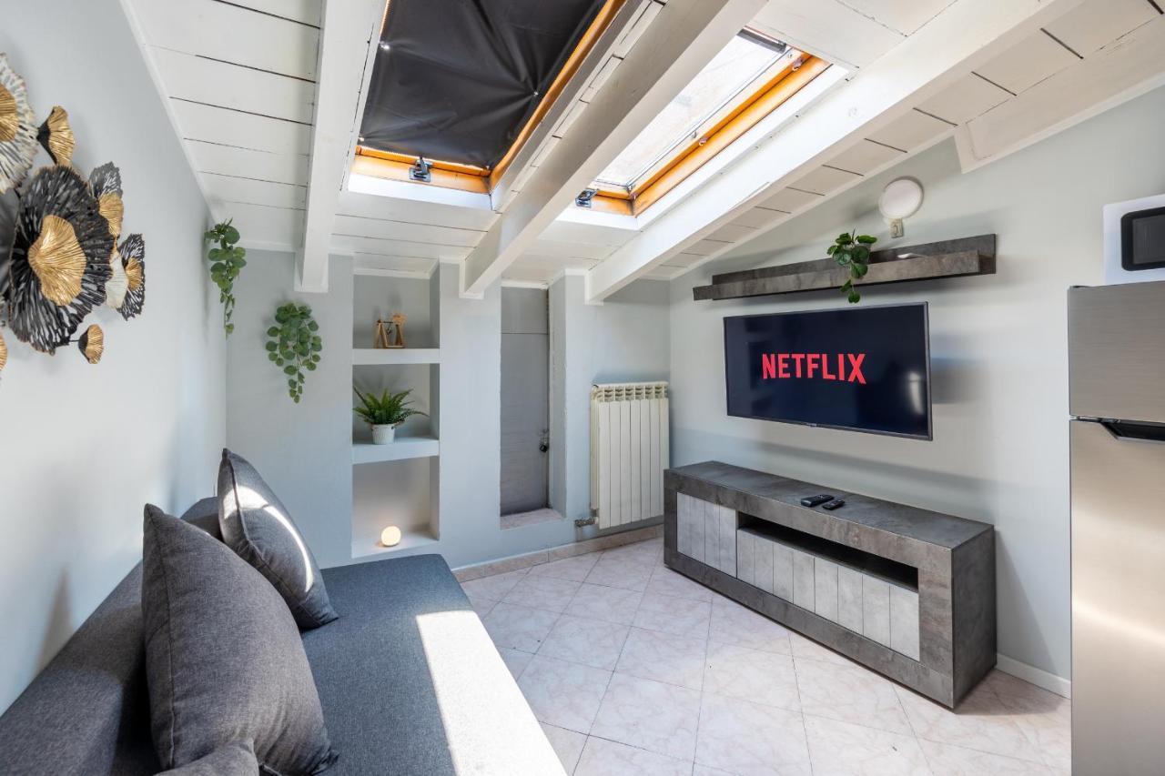 Free Parking Tiny House Wifi Netflix 15 Minuti Dal Duomo Lägenhet Milano Exteriör bild