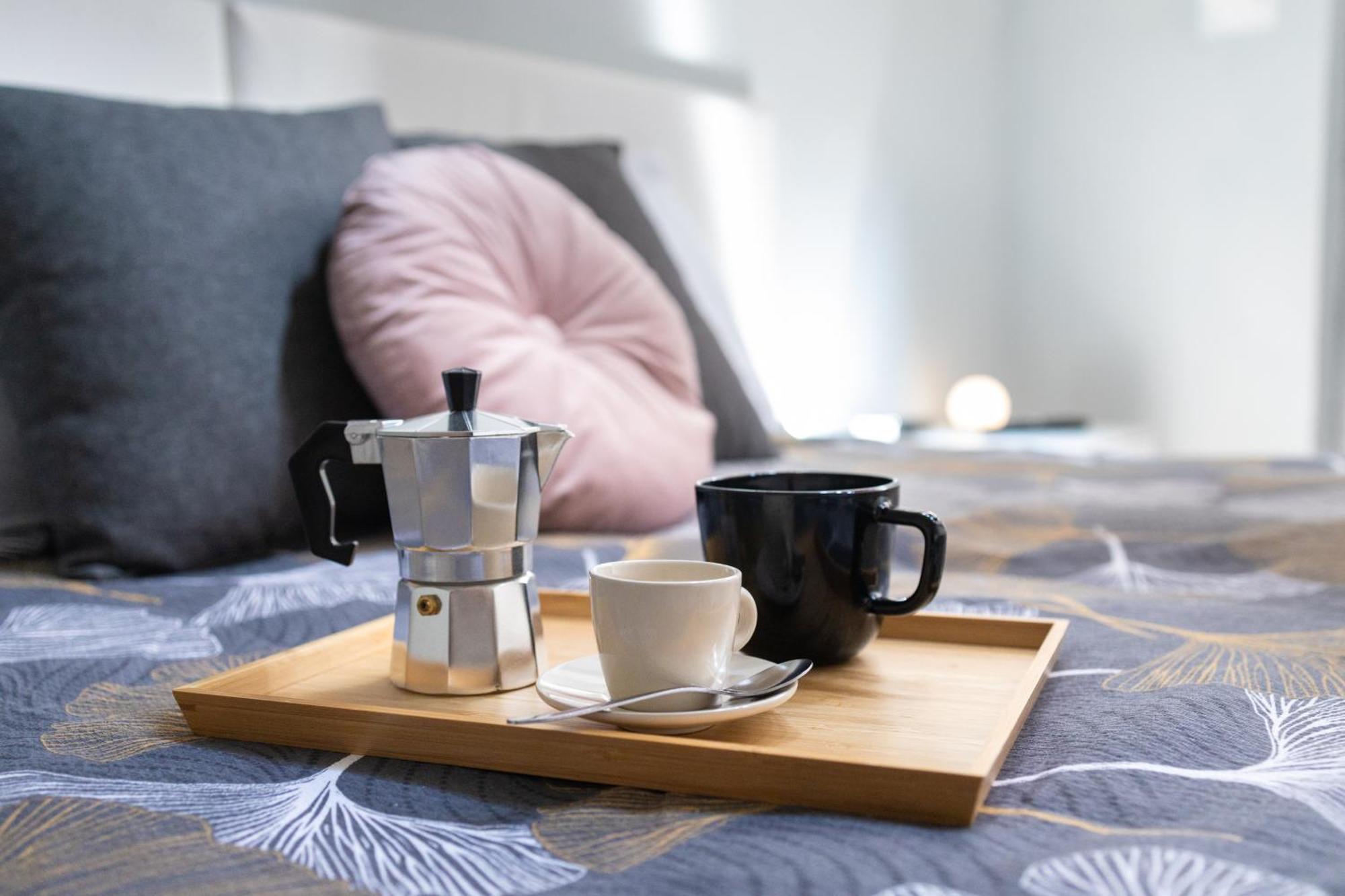 Free Parking Tiny House Wifi Netflix 15 Minuti Dal Duomo Lägenhet Milano Exteriör bild