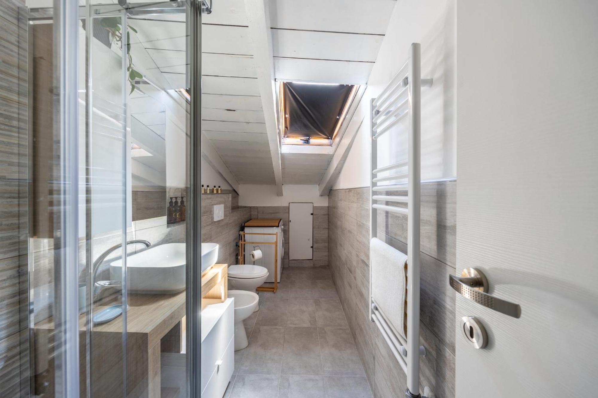 Free Parking Tiny House Wifi Netflix 15 Minuti Dal Duomo Lägenhet Milano Exteriör bild